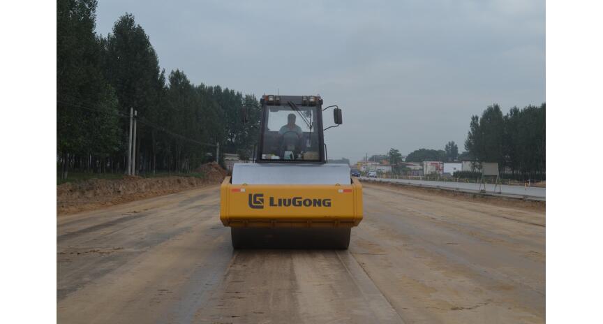 Фото Каток грунтовый LiuGong CLG6622E