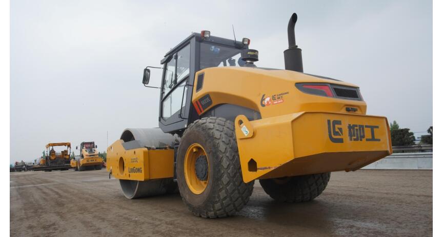 Фото Каток грунтовый LiuGong CLG6622E