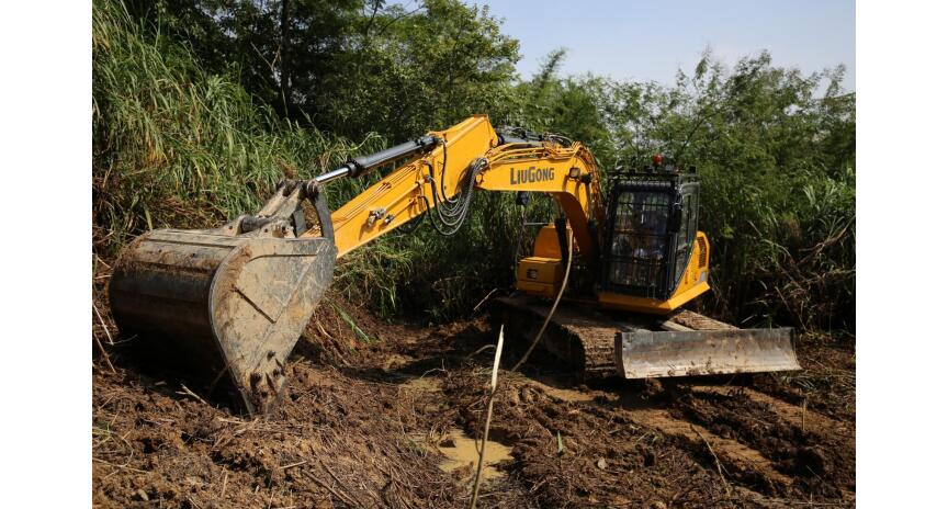 Фото Экскаватор средний LiuGong CLG915E