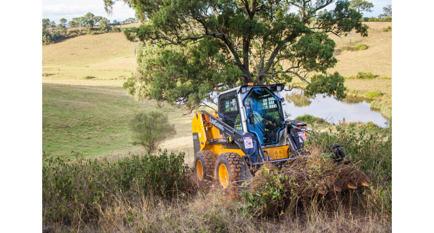 Фото Погрузчик с бортовым поворотом LiuGong CLG385B