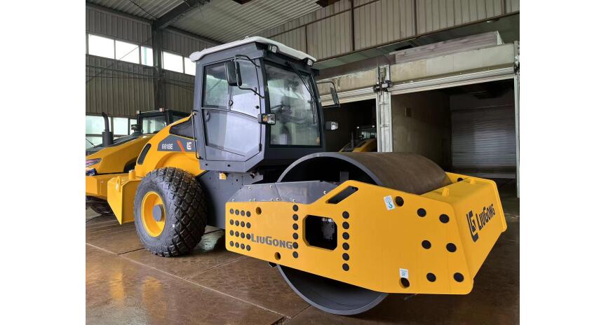 Фото Каток грунтовый LiuGong CLG6618E