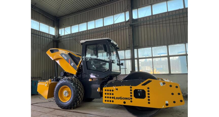 Фото Каток грунтовый LiuGong CLG6618E