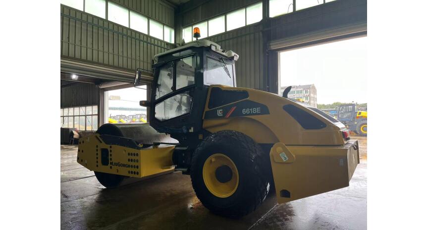 Фото Каток грунтовый LiuGong CLG6618E