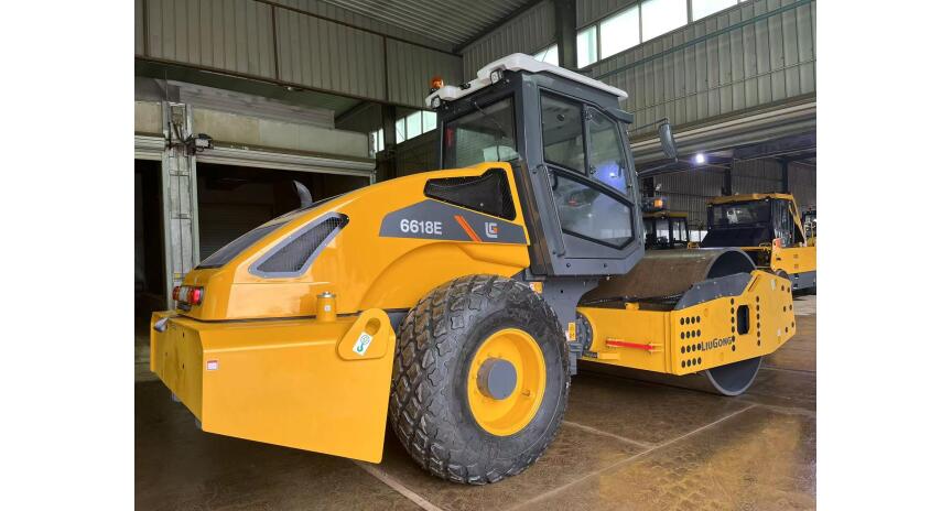 Фото Каток грунтовый LiuGong CLG6618E