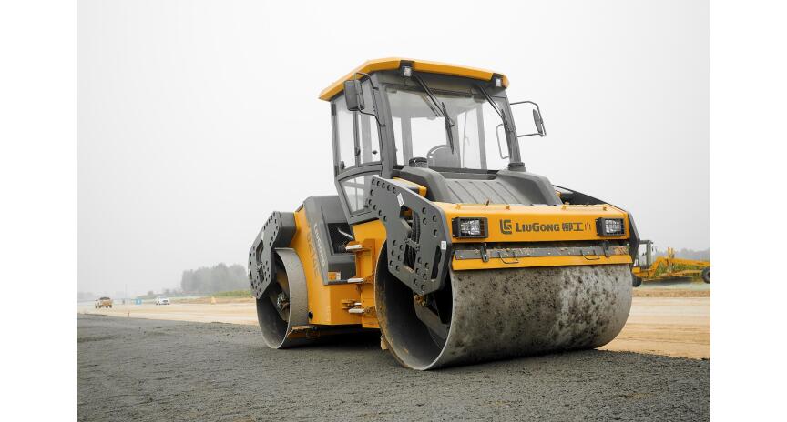Фото Каток асфальтовый LiuGong CLG6214E