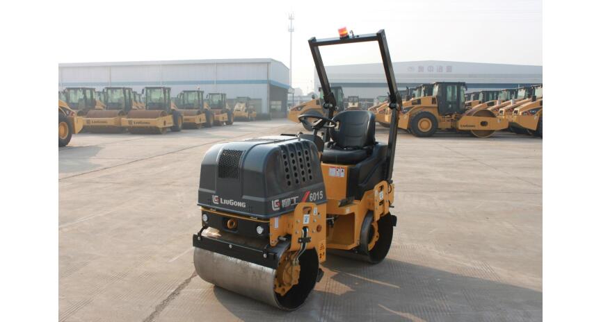 Фото Каток асфальтовый LiuGong CLG6015E