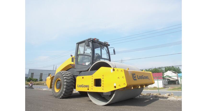 Фото Каток грунтовый LiuGong CLG6626E