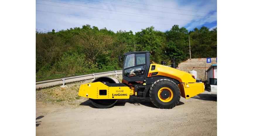 Фото Каток грунтовый LiuGong CLG6626E