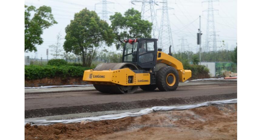 Фото Каток грунтовый LiuGong CLG6630E